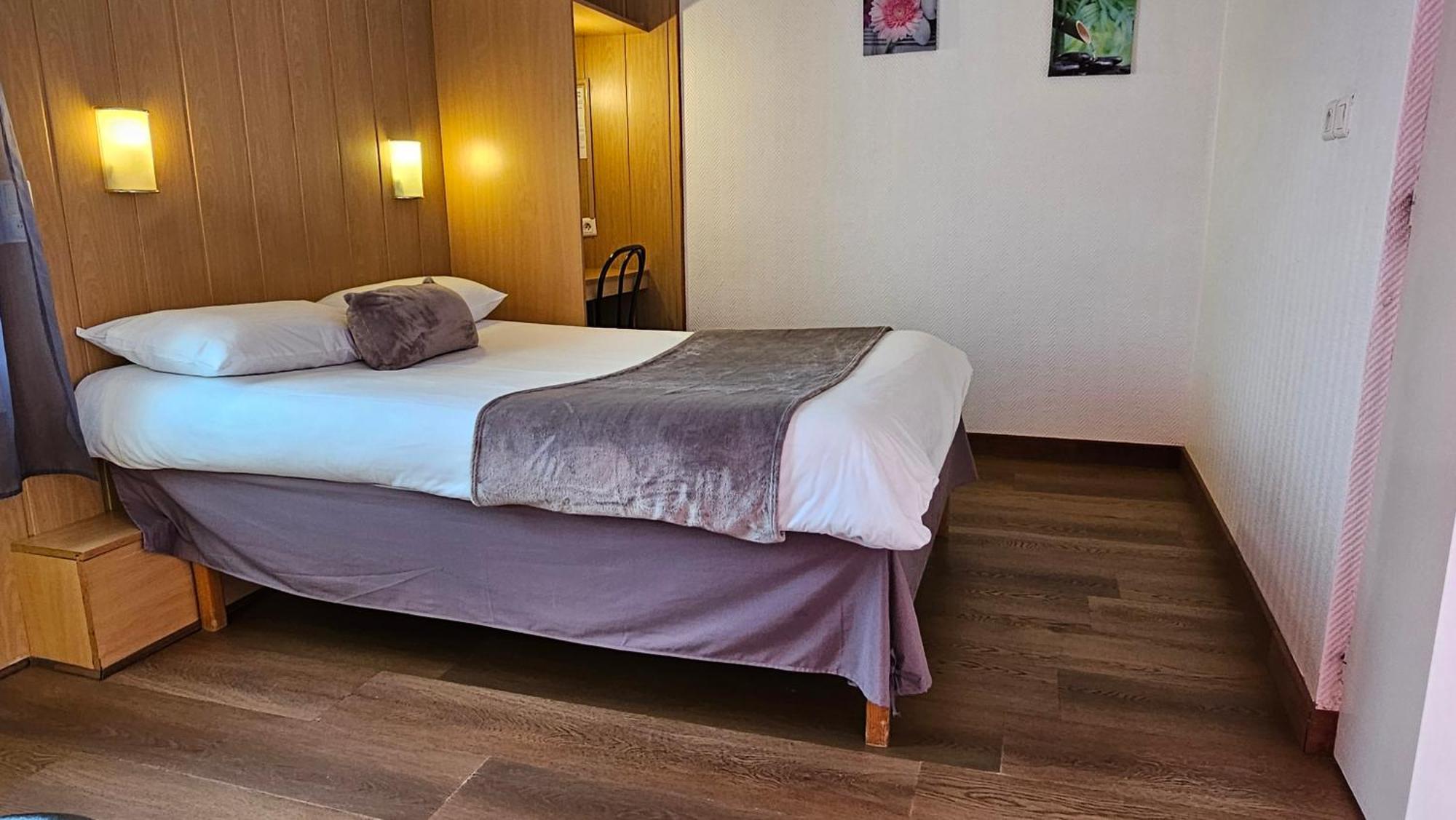 Brit Hotel Essentiel Pau Lescar Exterior photo